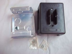 HUBBLE NEMA Type 1 #1390 Surface Mount Enc w/Manual Motor Control #7810UD New