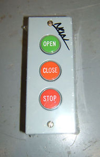 FURNAS PUSH BUTTON STATION OPEN/CLOSE/STOP CONTROL B 918 5R  SWITCH STATION