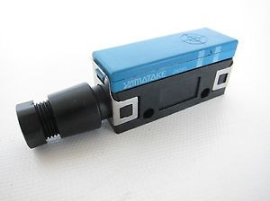 New Yamatake Proximity Switch Pepperl FL2B-4J6 E