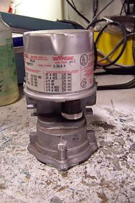 NEW ASCO SB110 PRESSURE VACUUM DIFFERENTIAL COMBUSTION SWITCH 125/240 VAC