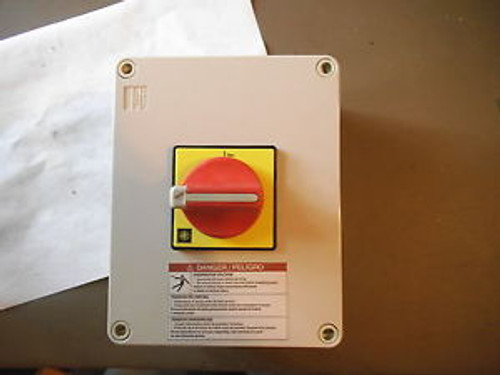 TELEMECANIQUE VC2GU ENCLOSED EMERGENCY STOP SWITCH 600V 25/40A - NEW