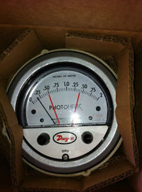 Dwyer 3000MR Photohelic Switch/Gage 0-2 W.C. Shipsameday #124F