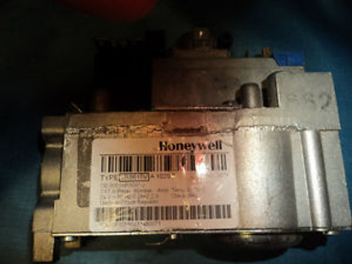 HONEYWELL GAS VALVE TYPE VR8615V A10202   24VAC/50 HZ