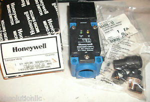 HONEYWELL HSP1305 922C26N-C9N-L PROXIMITY SWITCH