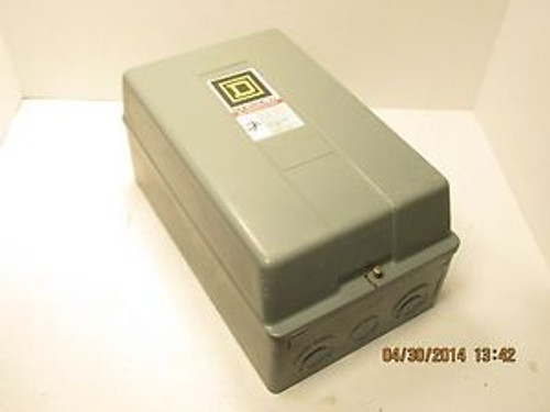 Square D 8903LX030 3-pole lighting contactor w/ enclosure 8903LG40  120V coil