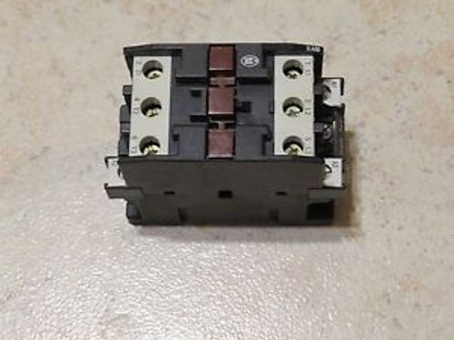 New MOELLER DIL 0AM 35 AMP CONTACTOR with 24 VAC COIL