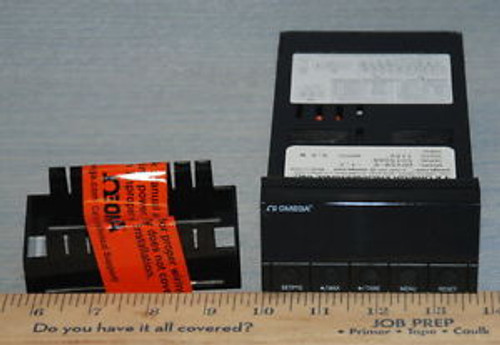 OMEGA ENGINEERING DP25B-E PROCESS METER AND CONTROLLER (AB3)