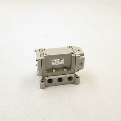 SMC PNEUMATIC SOLENOID VALVE VSA4140-04 NEW