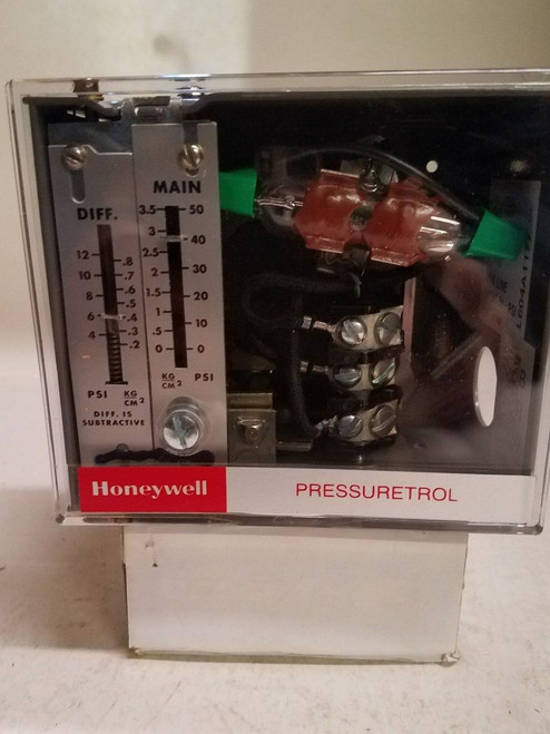 Old Honeywell L604A-1177 2  Pressuretrol Pressure Control  250V 5-50 Psi Cc