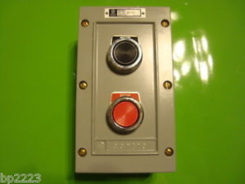 GE CR2940NC202A ENCLOSURE BLACK RED START STOP PUSH BUTTON STATION, 600V-AC, NEW
