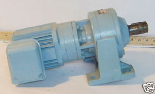 1 NEW CYCLO DRIVE CNHM01-5095DAY-231 W/ 3 PHASE INDUCTION MOTOR