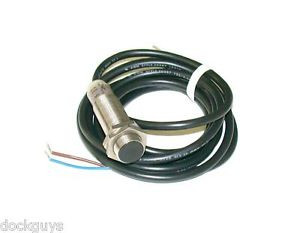 NEW CUTLER-HAMMMER INDUCTIVE PROXIMITY SWITCH 20-250 VAC MODEL E57-LAL-18A2