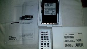 Moore Ind. 330RD000 Process Monitor 330