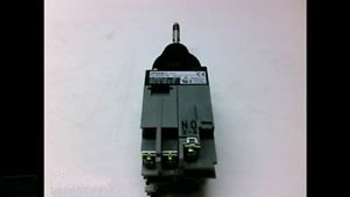 FUJI ELECTRIC AR30A5N-AAAA , COMMAND SWITCH 250V 5A AC12 240V 1A DC12, SEE DESC