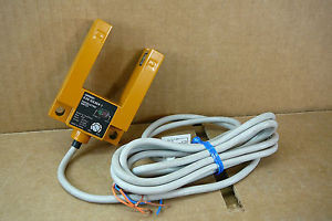 E3S-GS3E4-1 New Omron Photoelectric Sensor E3SGS3E41