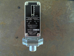 HONEYWELL RP49A-1000-1 SWITCHING POSITIVE PNEUMATIC RELAY