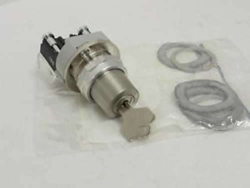 146599 New-No Box, Allen-Bradley 800-H48A Selector Switch Lock/Spring Return, 2P