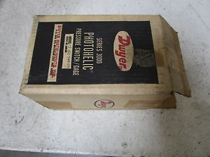 DWYER 13-160744-00 PRESSURE SWITCH NEW IN A BOX