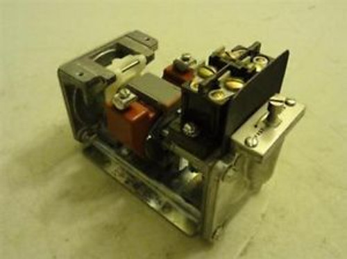 13383 New-No Box, Cutler-Hammer D80JE10A Pneumatic Timer