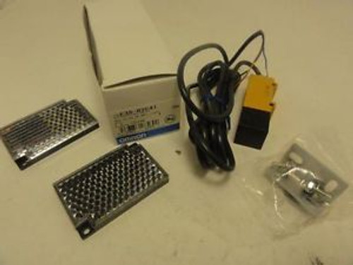 152801 New In Box, Omron E3S-R2E41 Photoelectric Sensor, 12-24VDC, 80mA