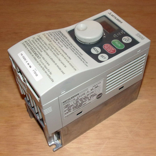 Mitsubishi S500 240V 1/2HP Variable Frequence AC Drive  FR-S520E-0.4K-NA