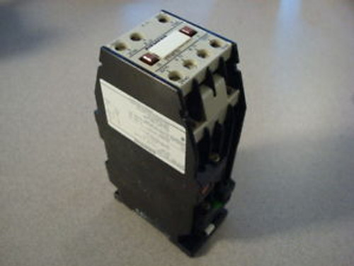 NEW Siemens 3TF82 32-0A Relay Contactor