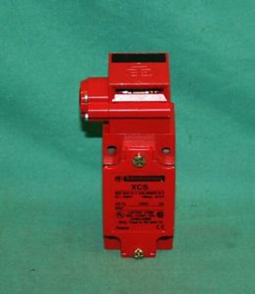 Telemecanique, XCS-B703, Safety Interlock Limit Switch NEW