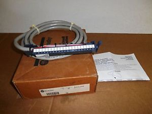 ALLEN BRADLEY 1492-CABLE025WH I/O MODULE READY CABLE, 2.5 M LONG, NEW