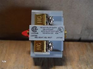 IDEC BST-001  10, NC Normally Closed Contact Block, New Surplus