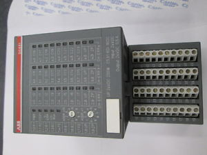 ABB  1SAP220500R0001 PLC DIGITAL INPUT/OUTPUT MODULE WITH TERMINAL BASE