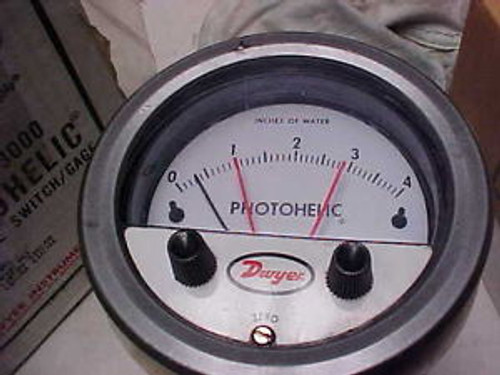 NEW DWYER PHOTOHELIC PRESSURE SWITCH GAGE A3004 ZJ-20