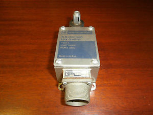 New Telemecanique   Type L Lox Limit -  Switch       # PL300W DL    NEMA A600