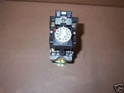 SQUARE D 8501XDO20 CONTROL RELAY WITH 8501 XTD1 TIME DELAY