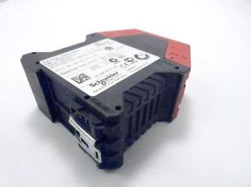 91593 New-No Box, Schneider Electric XPS-AAV11113 Safety Relay, 24VDC