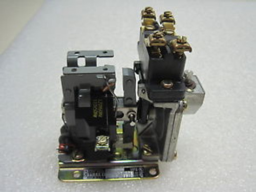 SQUARE D AC PNEUMATIC TIMING RELAY - TYPE AO10EV02, CLASS 9050 -NEW IN BOX