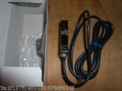 OMRON E3X-A11-8 PHOTOELECTRIC SENSOR 10-30 VDC NEW IN BOX