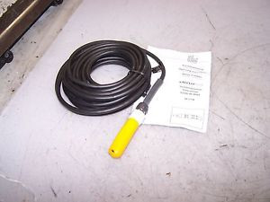 NEW EFECTOR SF2410 SFR14XBK FLOW SENSOR