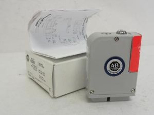 153208 New In Box, Allen-Bradley 42DRA-5000 Photo Sensor 10-30VDC, 20mA, Bluelin