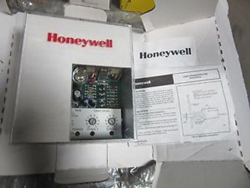 Honeywell CR7075A1000 Two Stage Lighting Controller No Photo Cell Sensor NEW