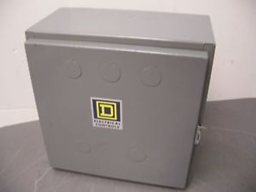 SQUARE D ENCLOSED CAT#8702-SAG4 CONTACTORCAT#8702SA04 SIZE 00 2HP 220VCOIL NOB