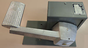 SQUARE D 4 POSITION FOOT SWITCH CLASS 9002 TYPE AT-4 NEW NO BOX