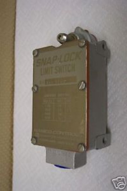 NAMCO EA170-12302 SNAP-LOCK LIMIT SWITCH EA17012302 NEW