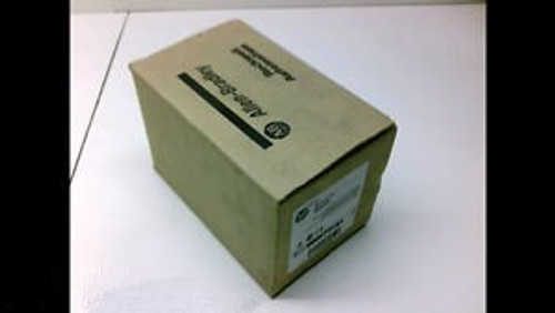 ALLEN BRADLEY 800P-F2CBV SERIES E , YELLOW BUTTON PALM OPERATED 600V, NEW