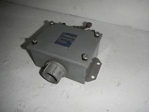 Square D 8830-32032-60093 3 Station Limit Switch