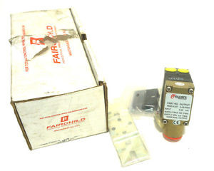 NEW ELLIOTT FAIRCHILD P8651A327 PRESSURE VALVE
