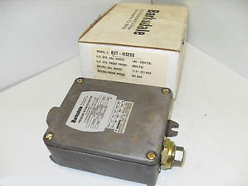 NEW BARKSDALE B2T-H32SS PRESSURE SWITCH 160-3200PSI New