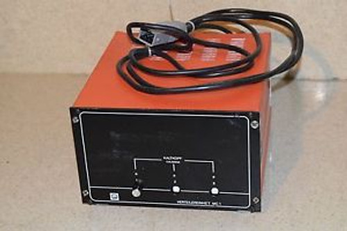 LEYBOLD HERAEUS MODEL MC-1 MANIFOLD VACUUM CONTROLLER