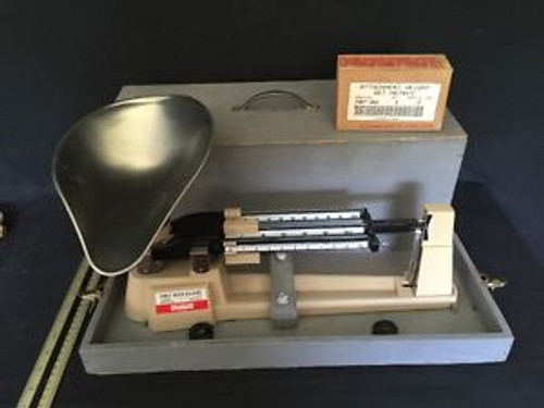 Ohaus Triple Beam Balance 700/800  2610g Scale Metric Weights S.S. Scoop Boxed
