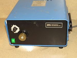 ^^ INSTRUMENT TECH MODEL 125030A HIGH INTENSITY XENON LIGHT SOURCE