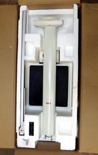 NEW Seca Model 769 Digital Column Scale w/ BMI Function 220 Height Rod OPEN BOX